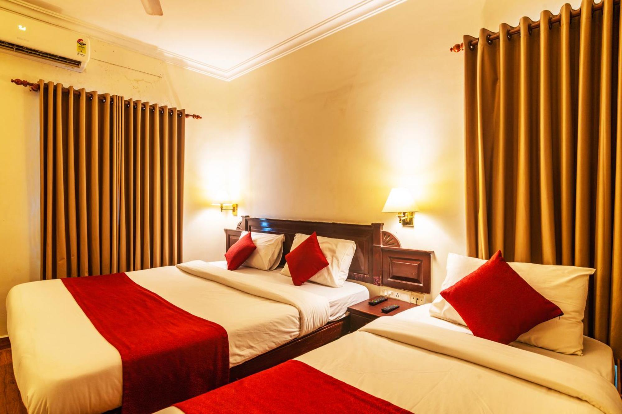 Kochi Hotel Archana Inn מראה חיצוני תמונה
