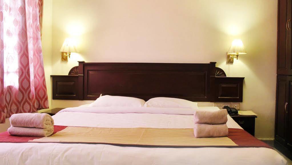 Kochi Hotel Archana Inn מראה חיצוני תמונה