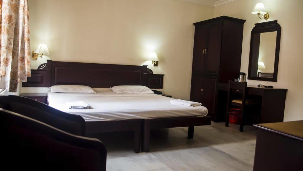 Kochi Hotel Archana Inn מראה חיצוני תמונה