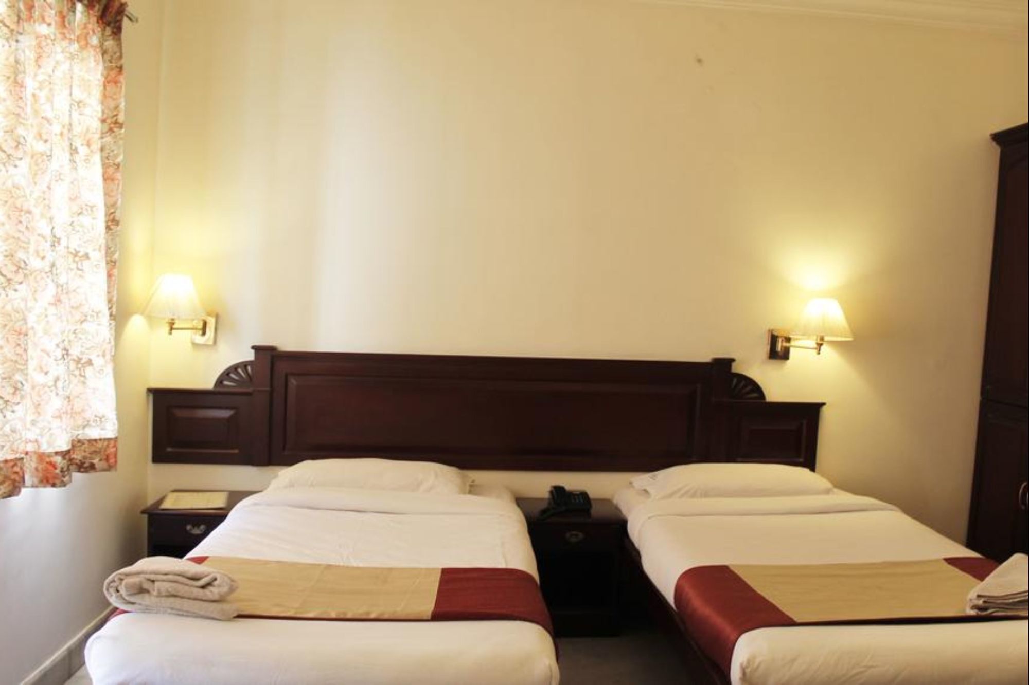Kochi Hotel Archana Inn מראה חיצוני תמונה