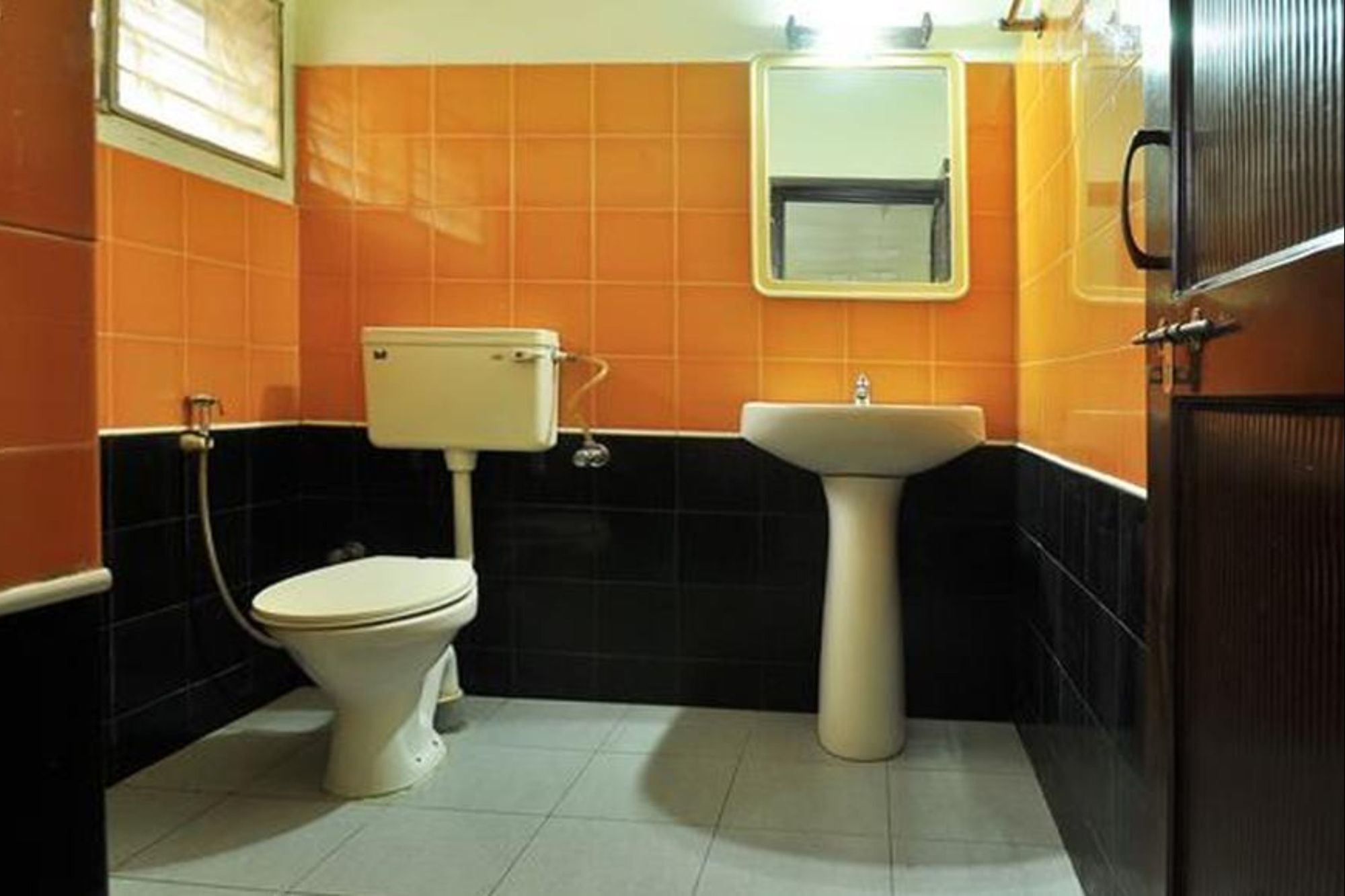 Kochi Hotel Archana Inn מראה חיצוני תמונה